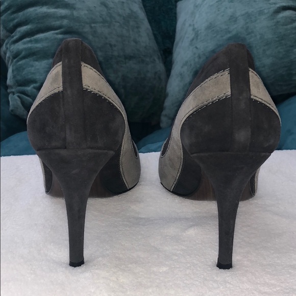 Stuart Weitzman Nouveau Pointed Toe Pumps - Picture 3 of 7